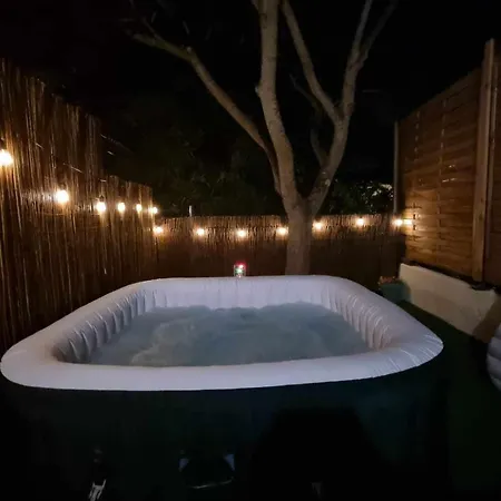 Σπίτι διακοπών Maison Avec Jacuzzi Prive A 5 Min De La A St Aygulf *