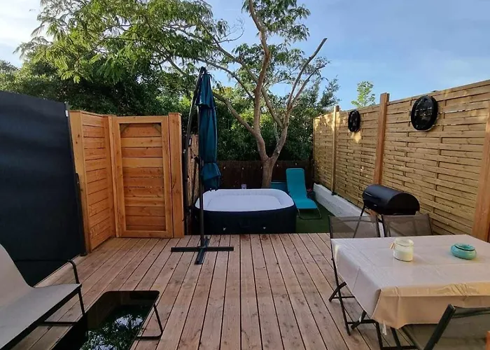بيت للعطل Maison Avec Jacuzzi Prive A 5 Min De La A St Aygulf